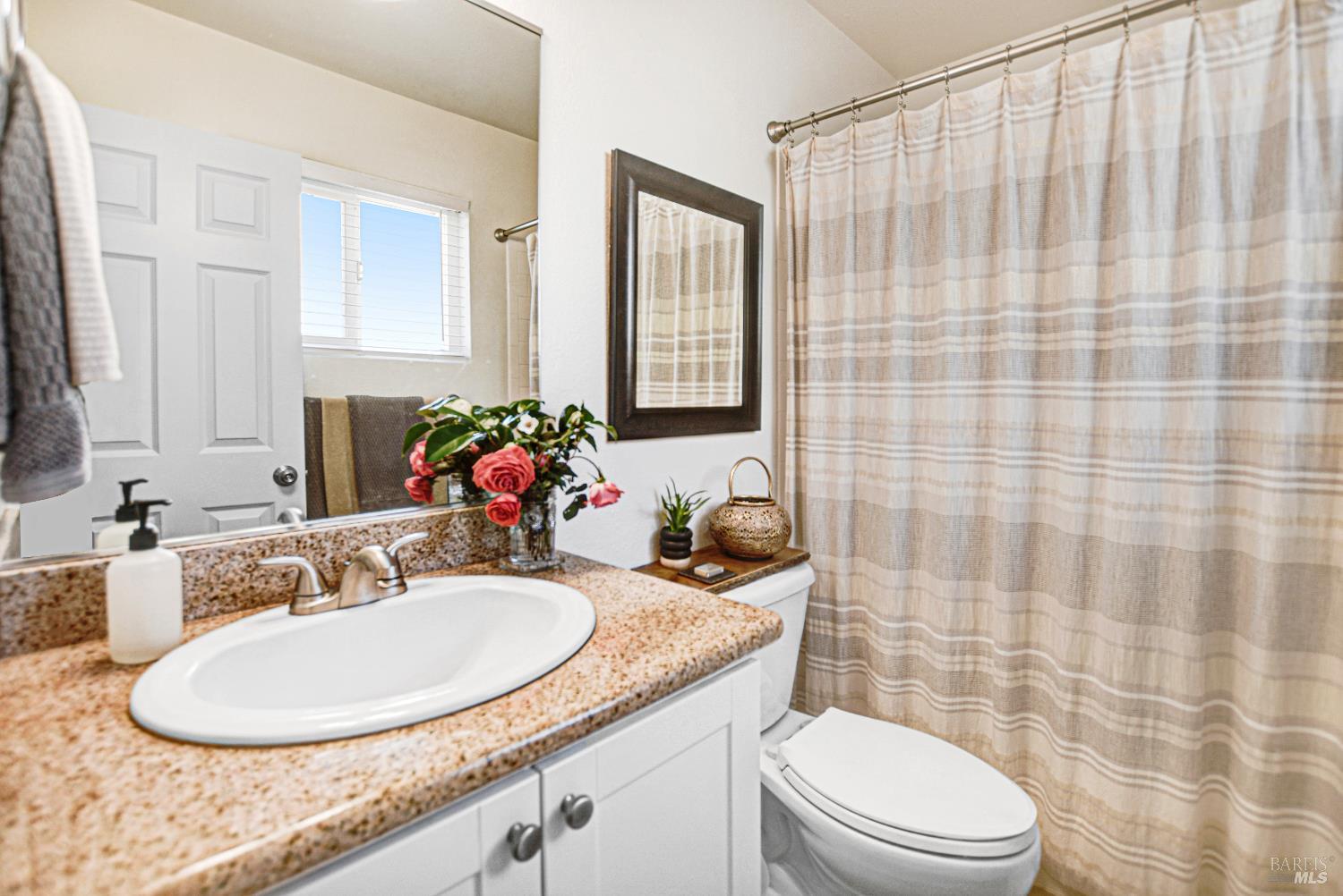 1574 Yardley Street Santa Rosa CA 95403
