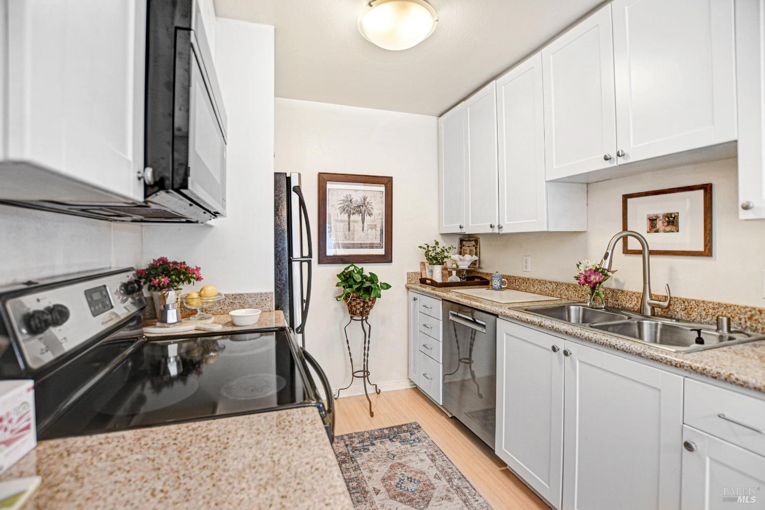 1574 Yardley Street Santa Rosa CA 95403