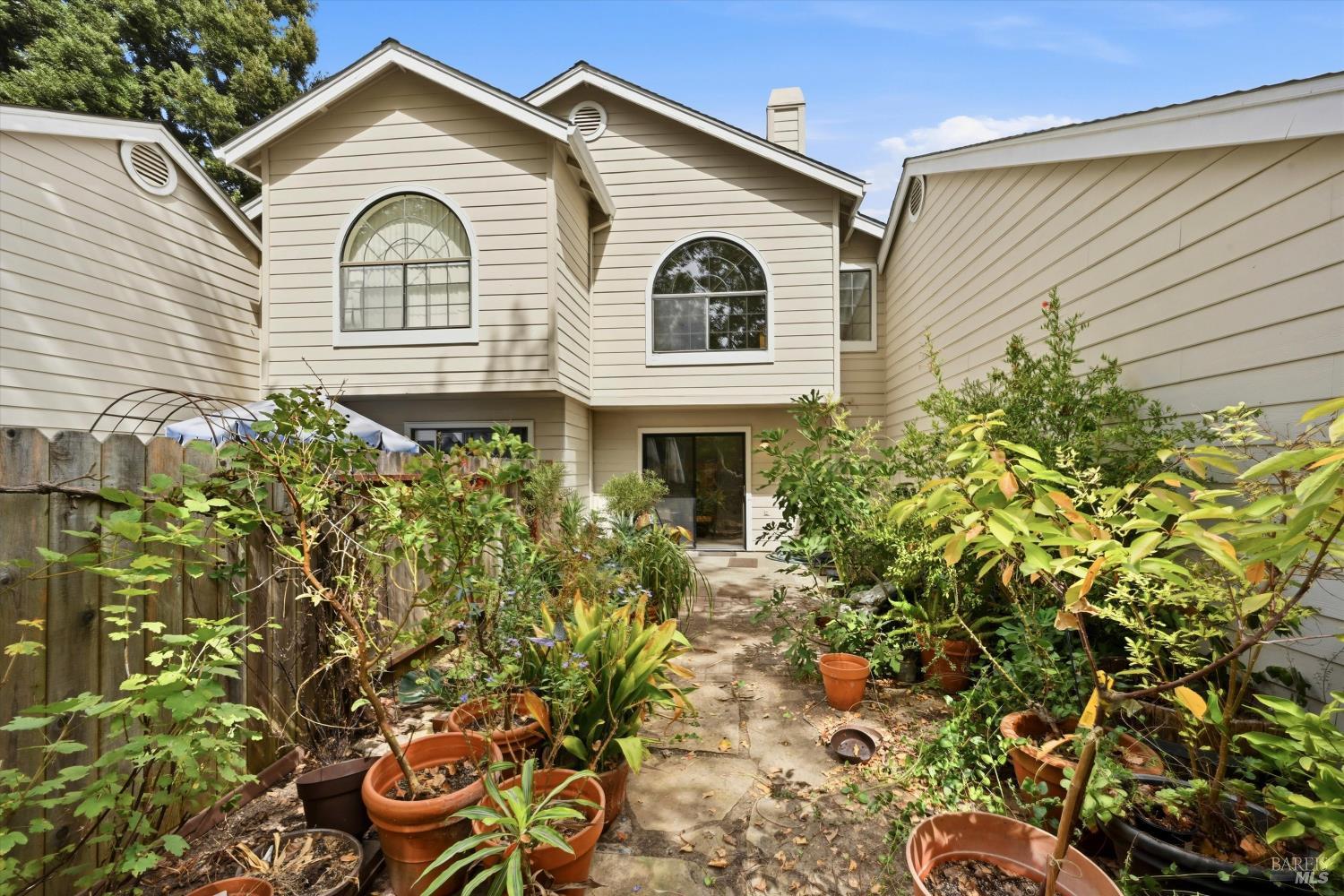 125 Golden Gate Circle Napa CA 94558