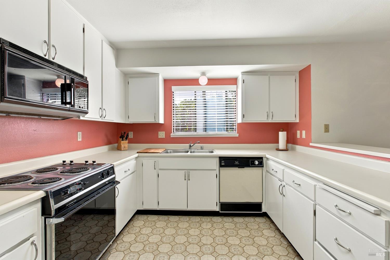 256 W Agua Caliente Road Sonoma CA 95476