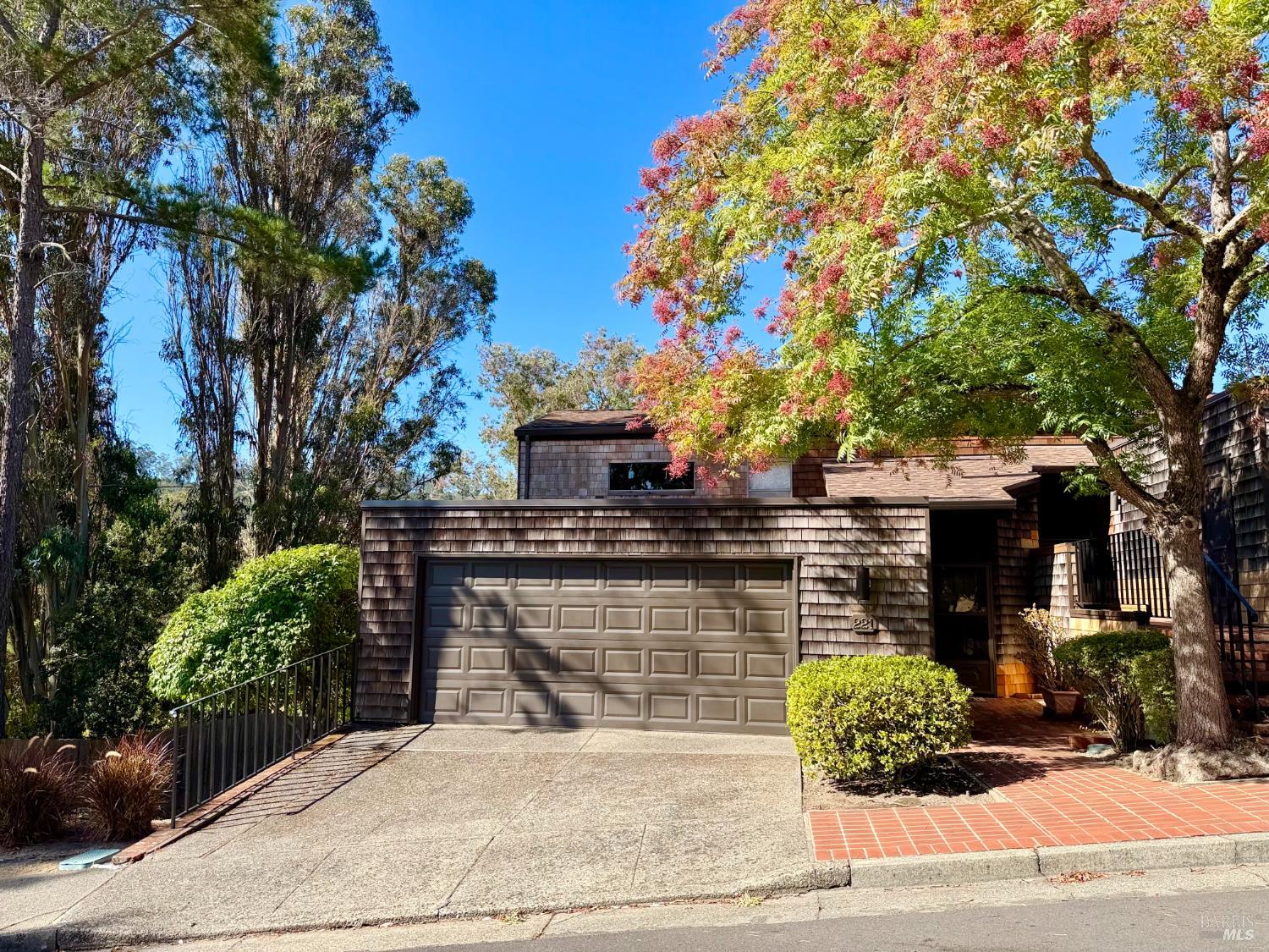 221 El Faisan Drive San Rafael CA 94903
