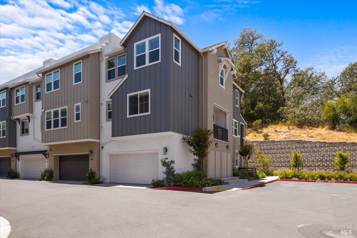 649 Semillon Lane Santa Rosa CA 95403