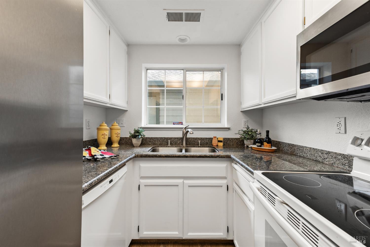 1245 Eardley Avenue Santa Rosa CA 95401