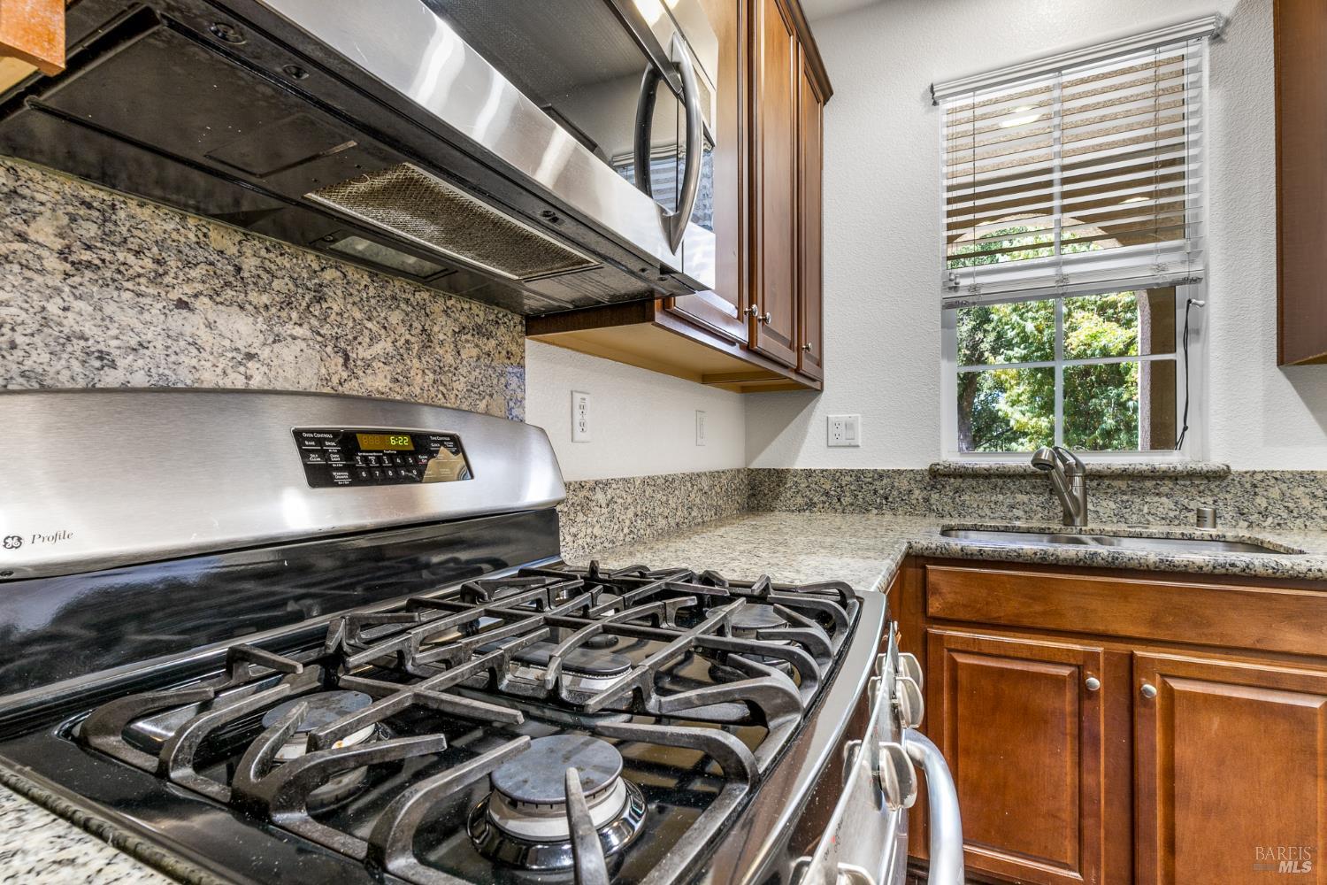 2216 Bell Flower Lane Santa Rosa CA 95404