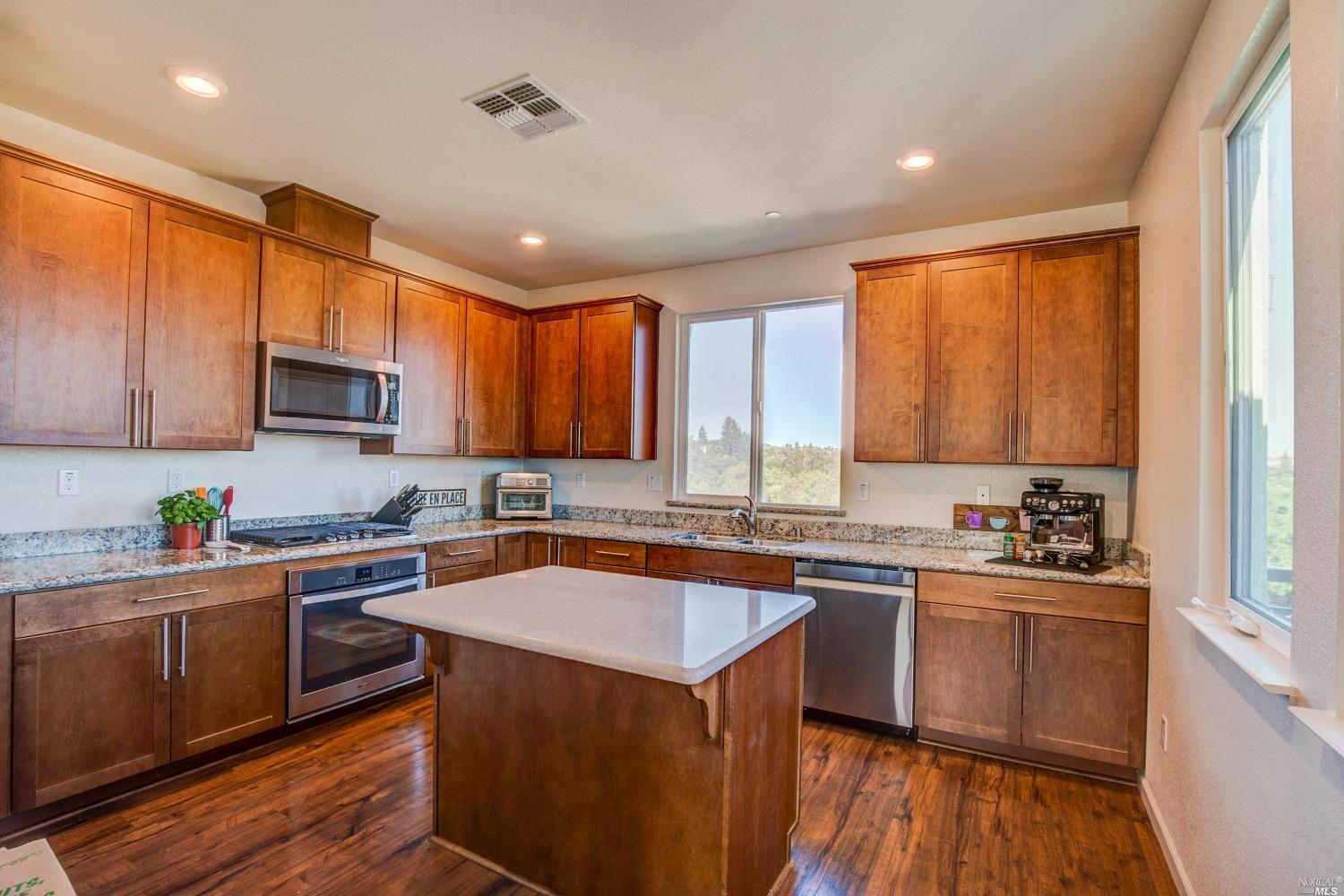 526 Jade Street Petaluma CA 94952