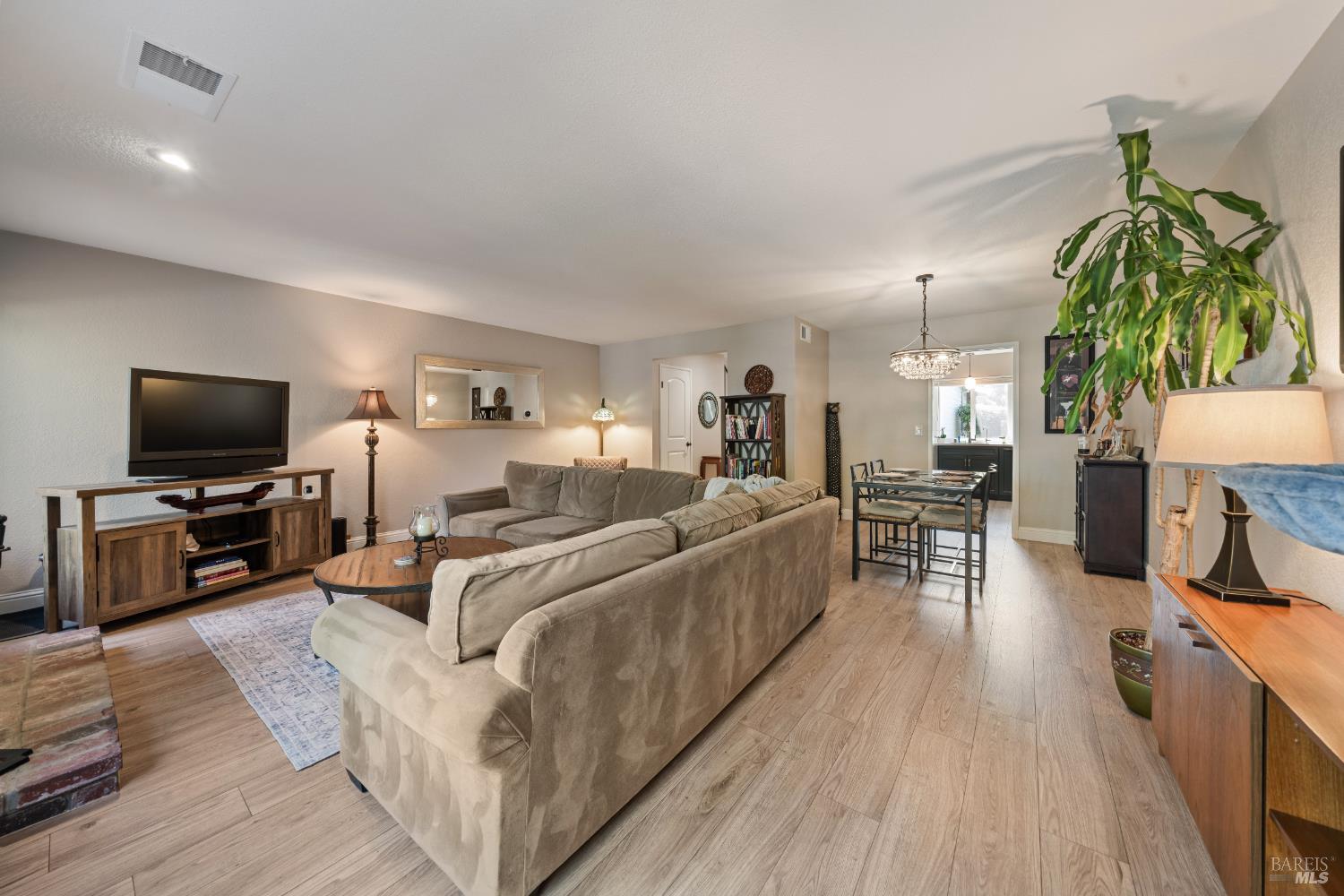 1752 Stuart Court Benicia CA 94510
