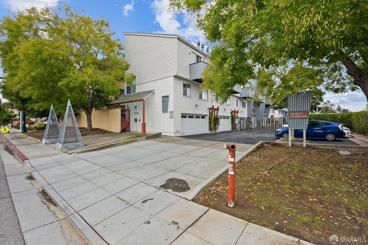 2080 S Delaware Street San Mateo CA 94403