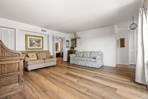 1072 Los Gamos Road San Rafael CA 94903