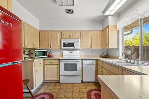 1072 Los Gamos Road San Rafael CA 94903