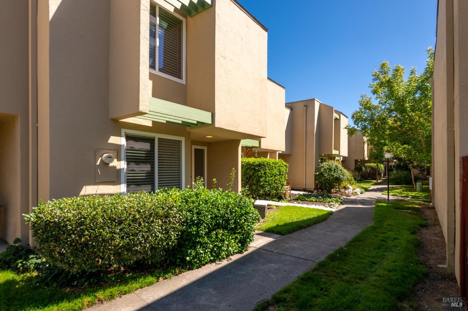 2984 Yulupa Avenue Santa Rosa CA 95405