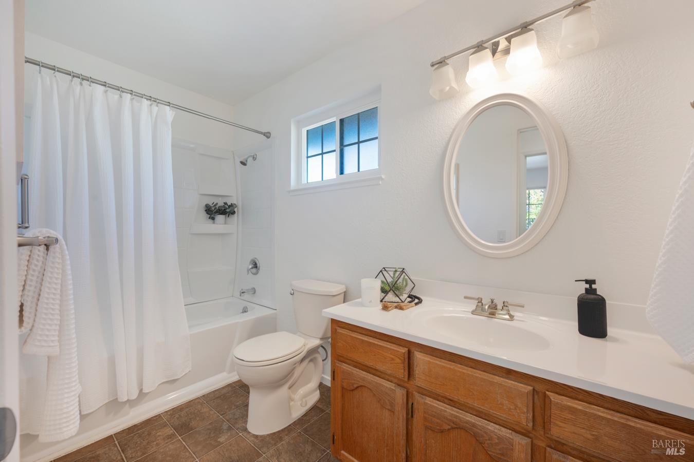 1609 Monroe Court Petaluma CA 94954