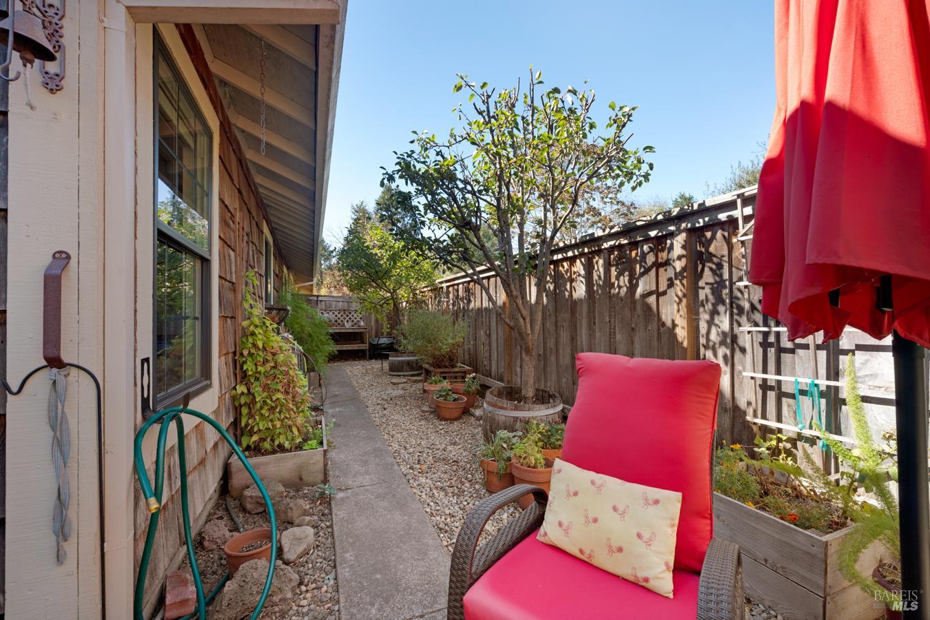 1609 Monroe Court Petaluma CA 94954