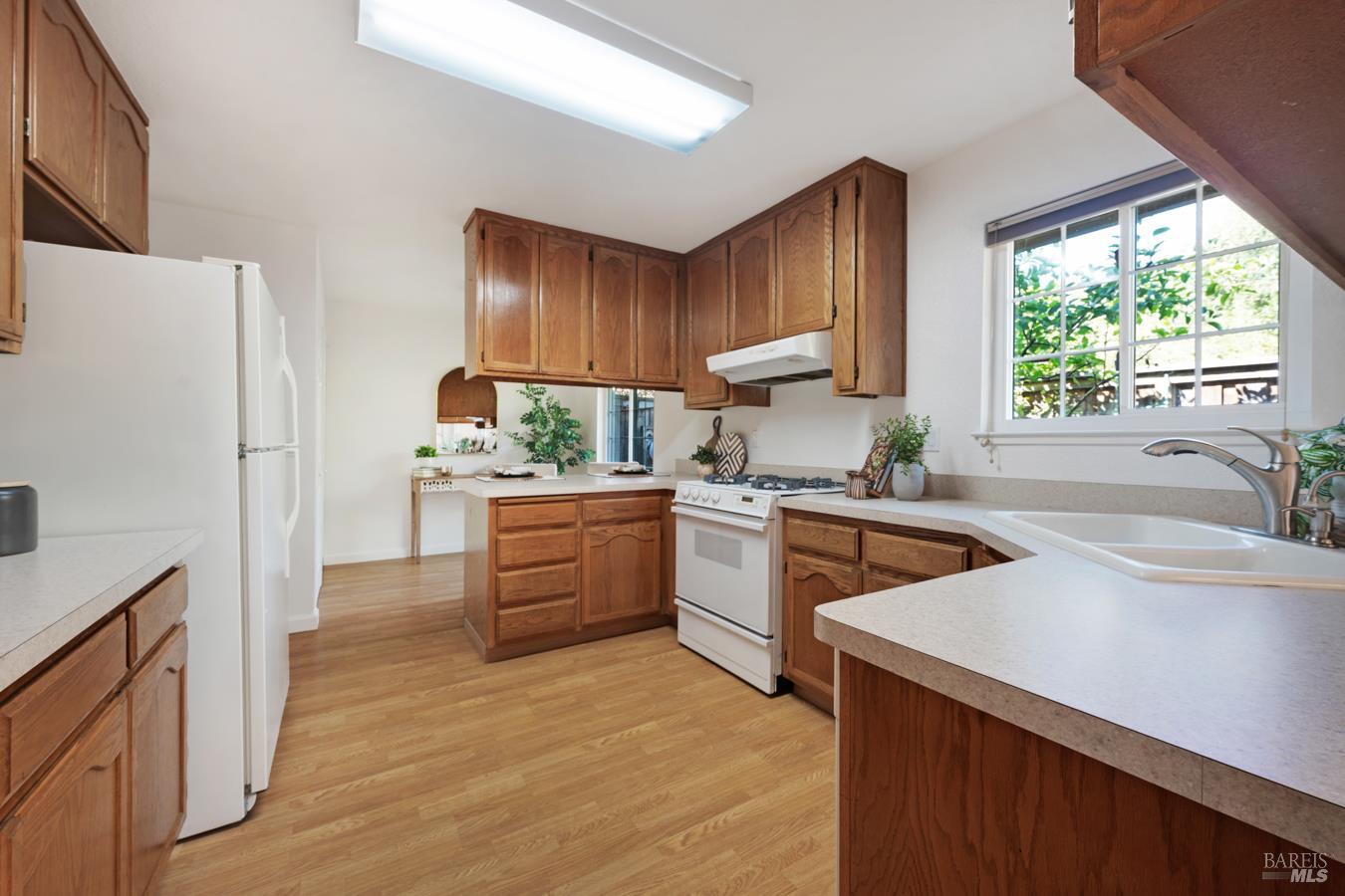 1609 Monroe Court Petaluma CA 94954