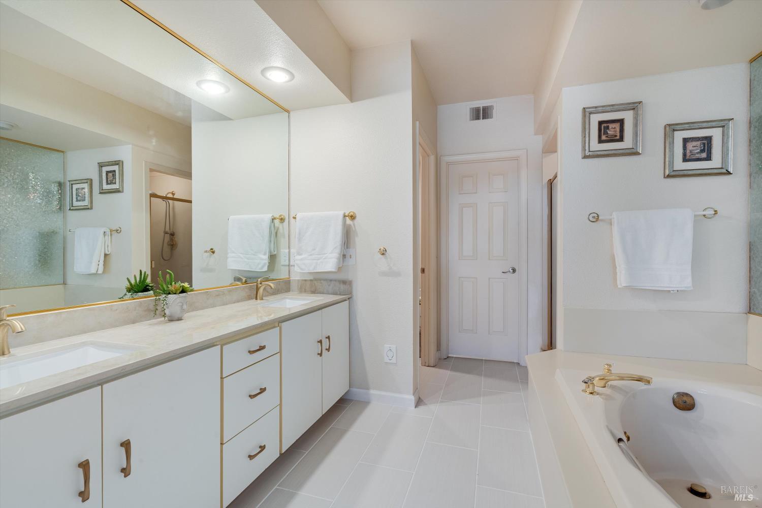 2008 Stonefield Lane Santa Rosa CA 95403