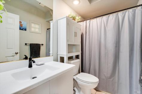 2008 Stonefield Lane Santa Rosa CA 95403