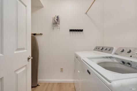 2008 Stonefield Lane Santa Rosa CA 95403