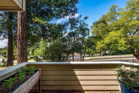 2008 Stonefield Lane Santa Rosa CA 95403