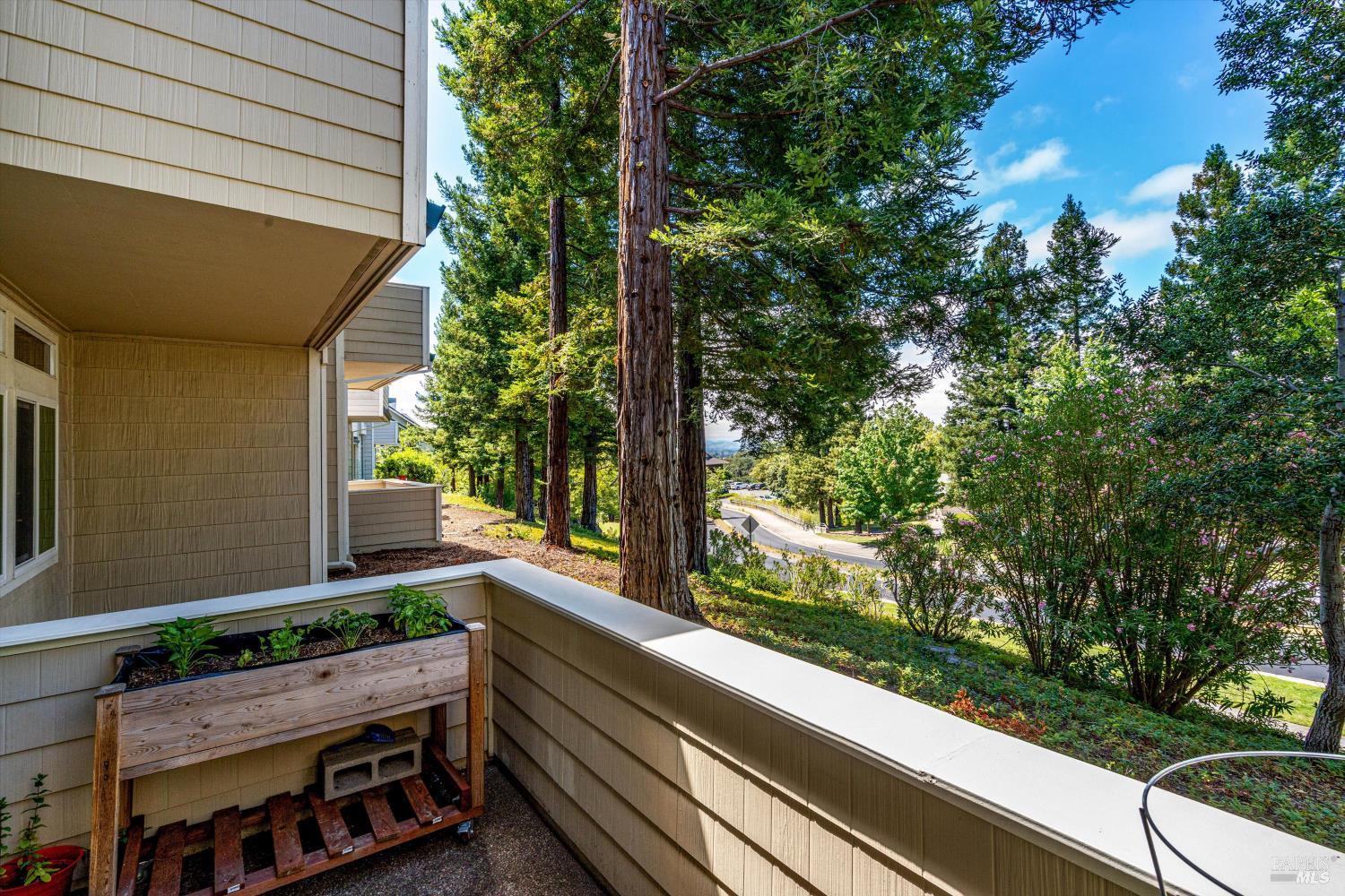 2008 Stonefield Lane Santa Rosa CA 95403