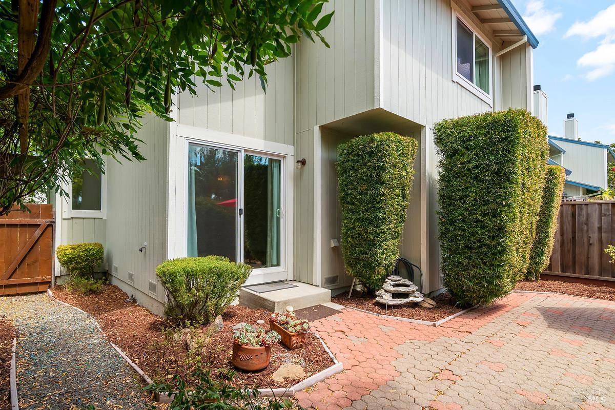 42 Meridian Circle Rohnert Park CA 94928