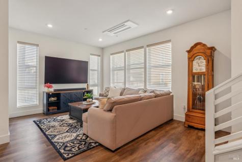 317 Verandah Avenue Novato CA 94945