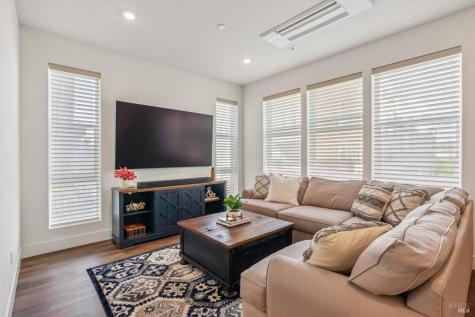 317 Verandah Avenue Novato CA 94945