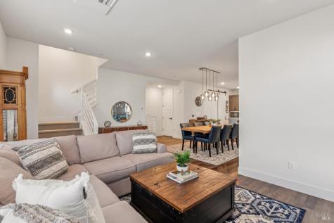 317 Verandah Avenue Novato CA 94945