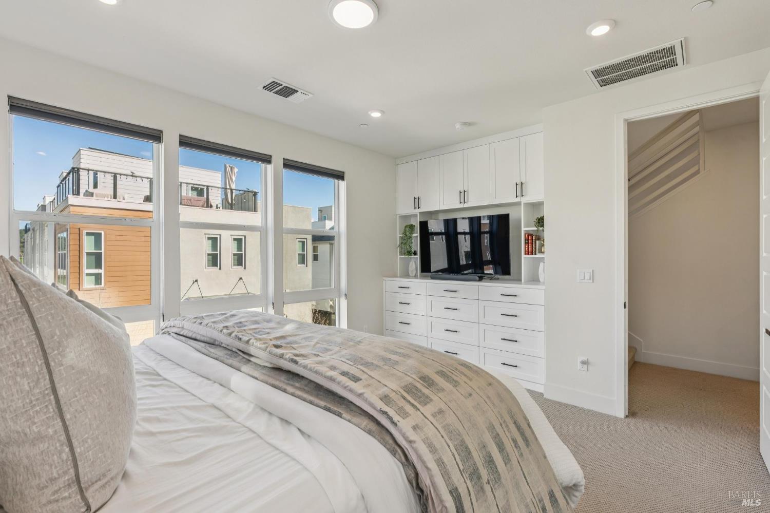 317 Verandah Avenue Novato CA 94945