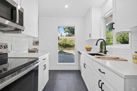 1742 Mission Boulevard Santa Rosa CA 95409