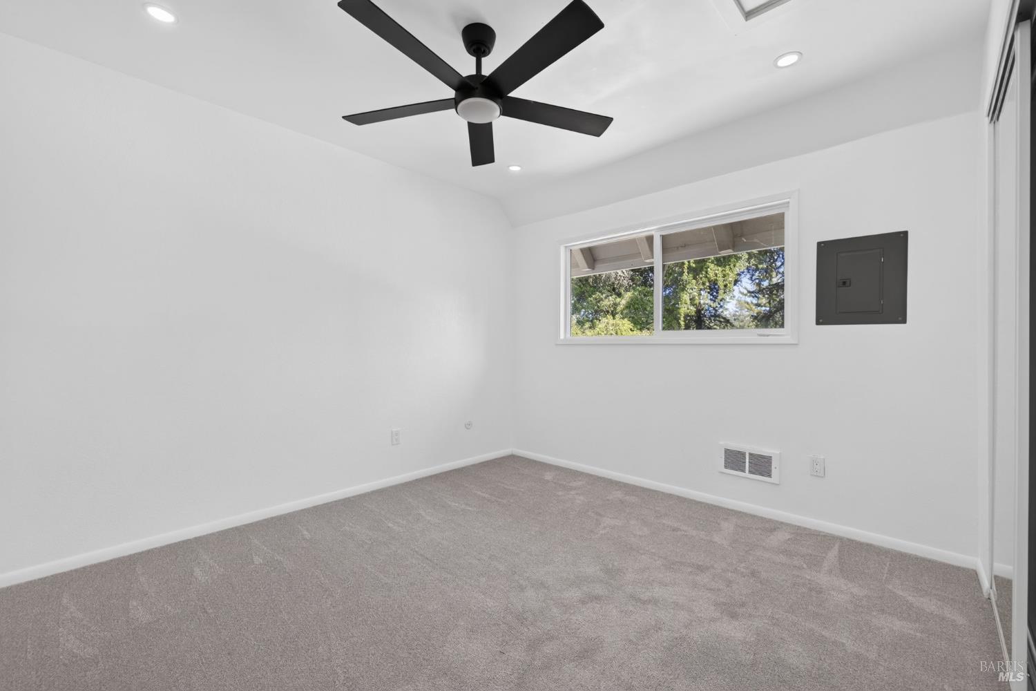 1742 Mission Boulevard Santa Rosa CA 95409
