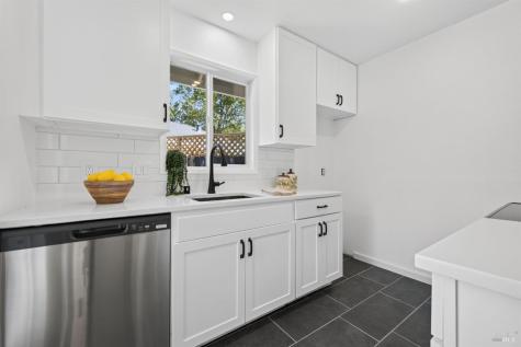 1742 Mission Boulevard Santa Rosa CA 95409
