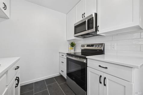 1742 Mission Boulevard Santa Rosa CA 95409