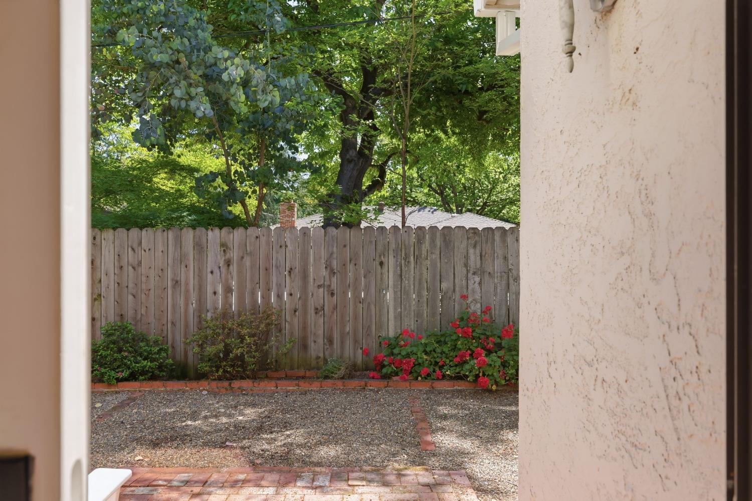 1140 Larkin Way Sacramento CA 95818