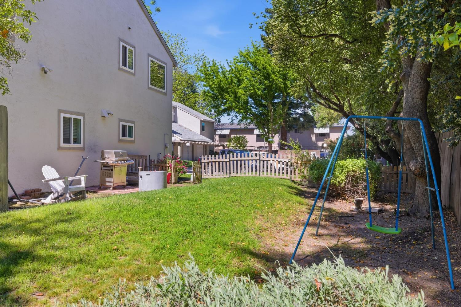 1140 Larkin Way Sacramento CA 95818