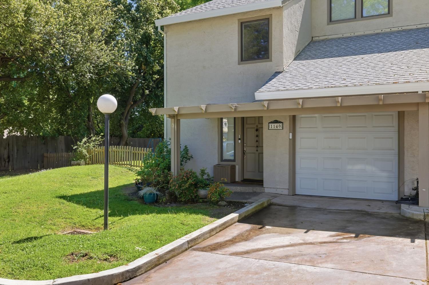 1140 Larkin Way Sacramento CA 95818
