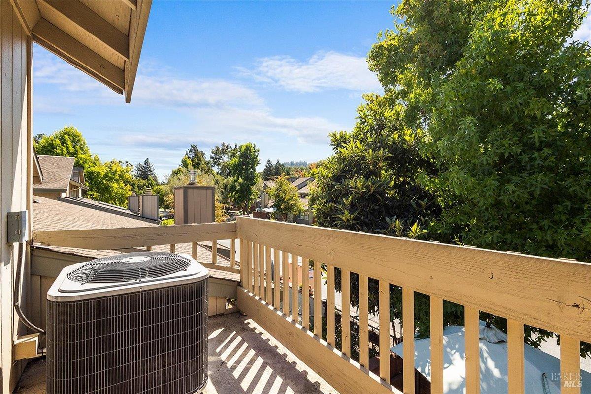 3005 Aurora Court Santa Rosa CA 95405