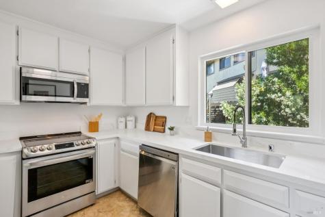 20 Corte Real Greenbrae CA 94904