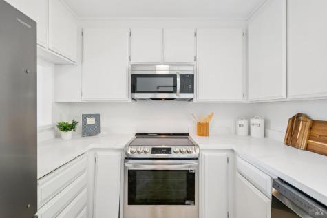 20 Corte Real Greenbrae CA 94904