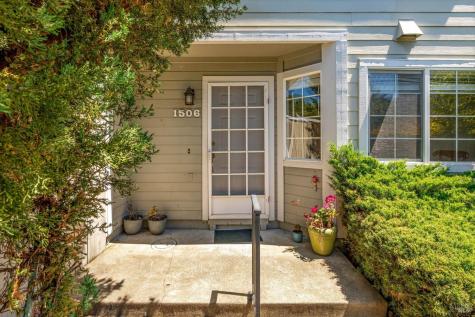 1506 Townview Avenue Santa Rosa CA 95405