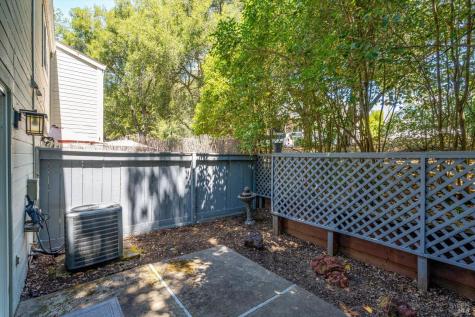 1506 Townview Avenue Santa Rosa CA 95405
