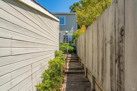 1506 Townview Avenue Santa Rosa CA 95405