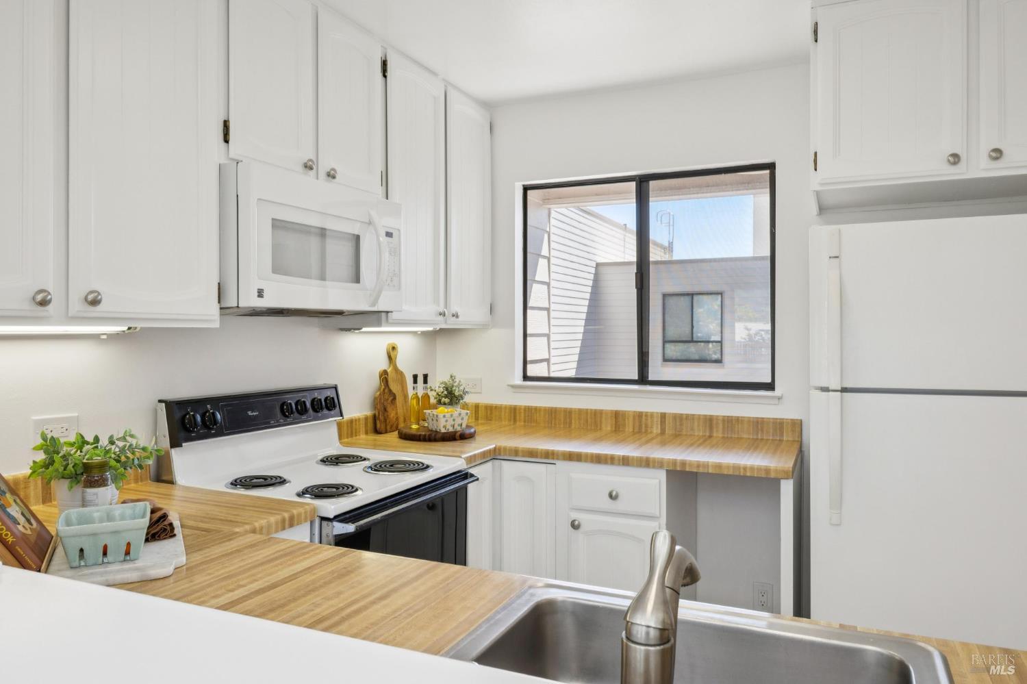908 Via Casitas Greenbrae CA 94904