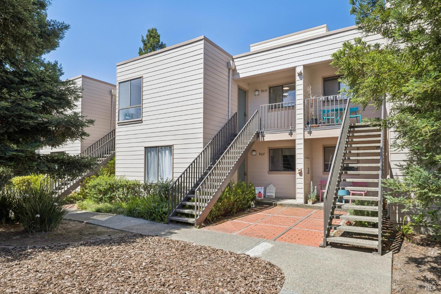 908 Via Casitas Greenbrae CA 94904