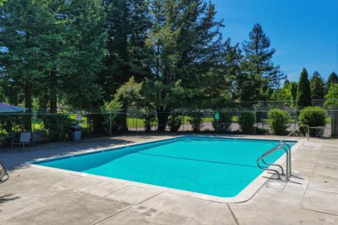 1565 Parkway Drive Rohnert Park CA 94928