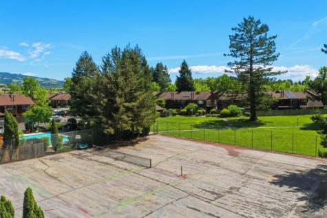 1565 Parkway Drive Rohnert Park CA 94928