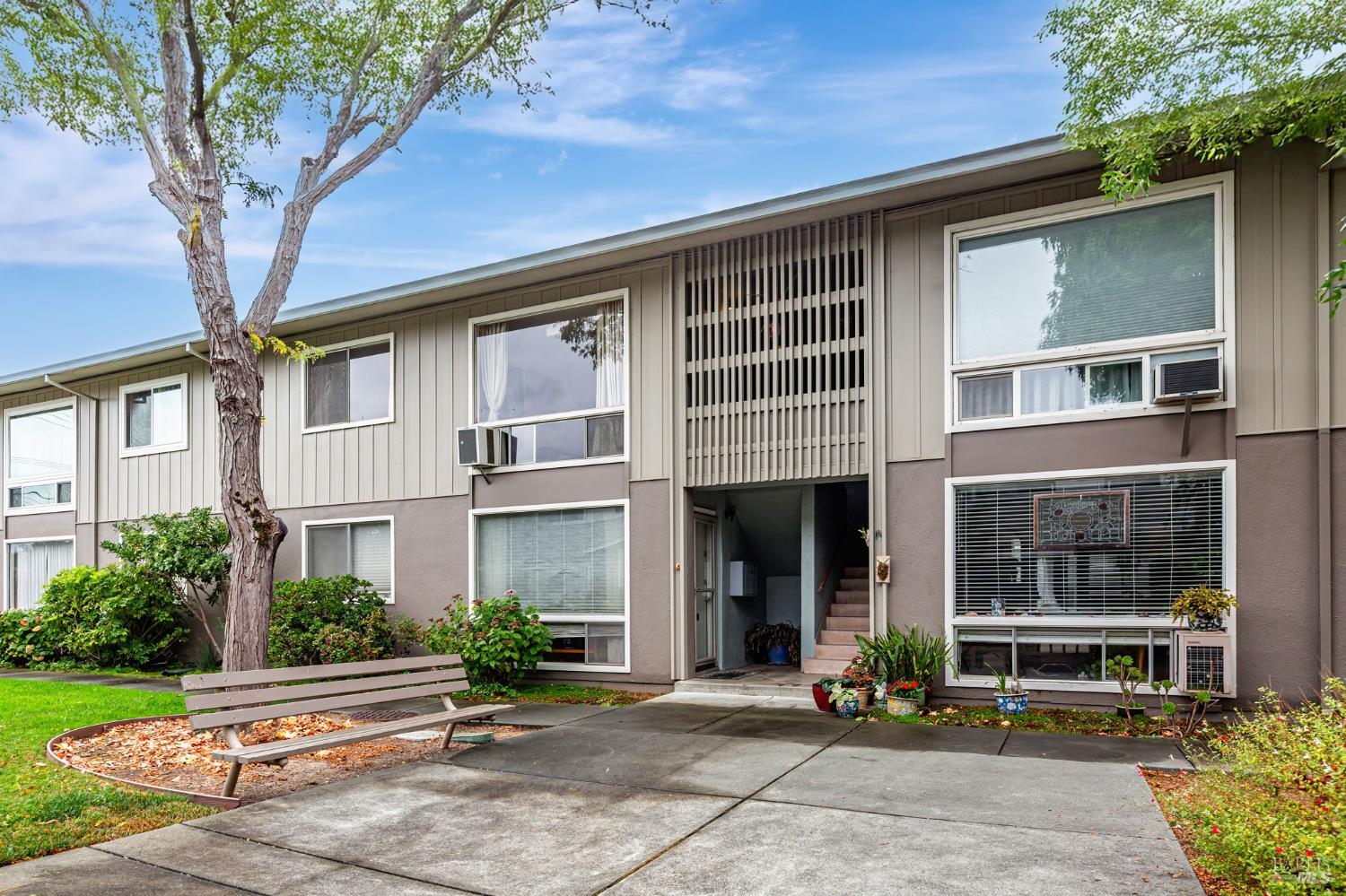 1064 Los Gamos Road San Rafael CA 94903