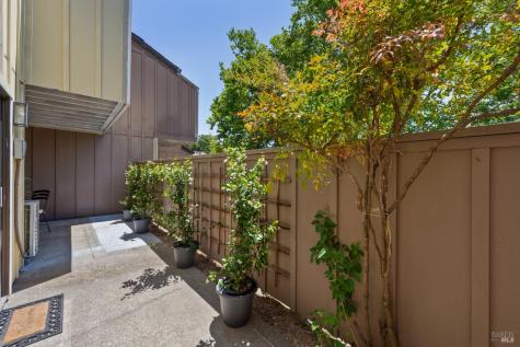 10 Josefa Court Novato CA 94949