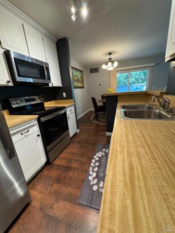 58 Scottsdale Way Novato CA 94945