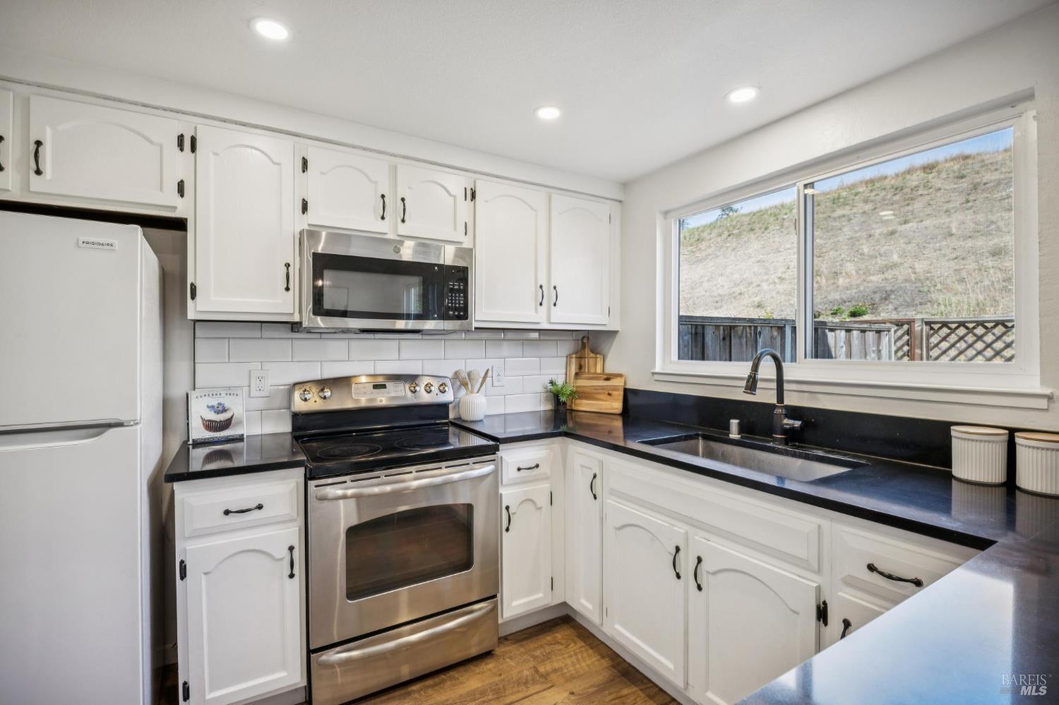 2033 Hawthorne Terrace Novato CA 94945