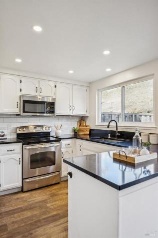 2033 Hawthorne Terrace Novato CA 94945
