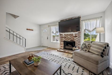 2033 Hawthorne Terrace Novato CA 94945